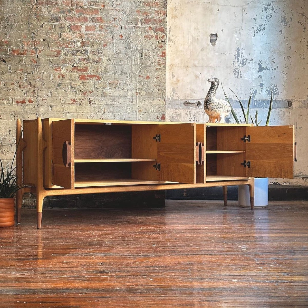 Beynish Oak Wood Sideboard with open doors